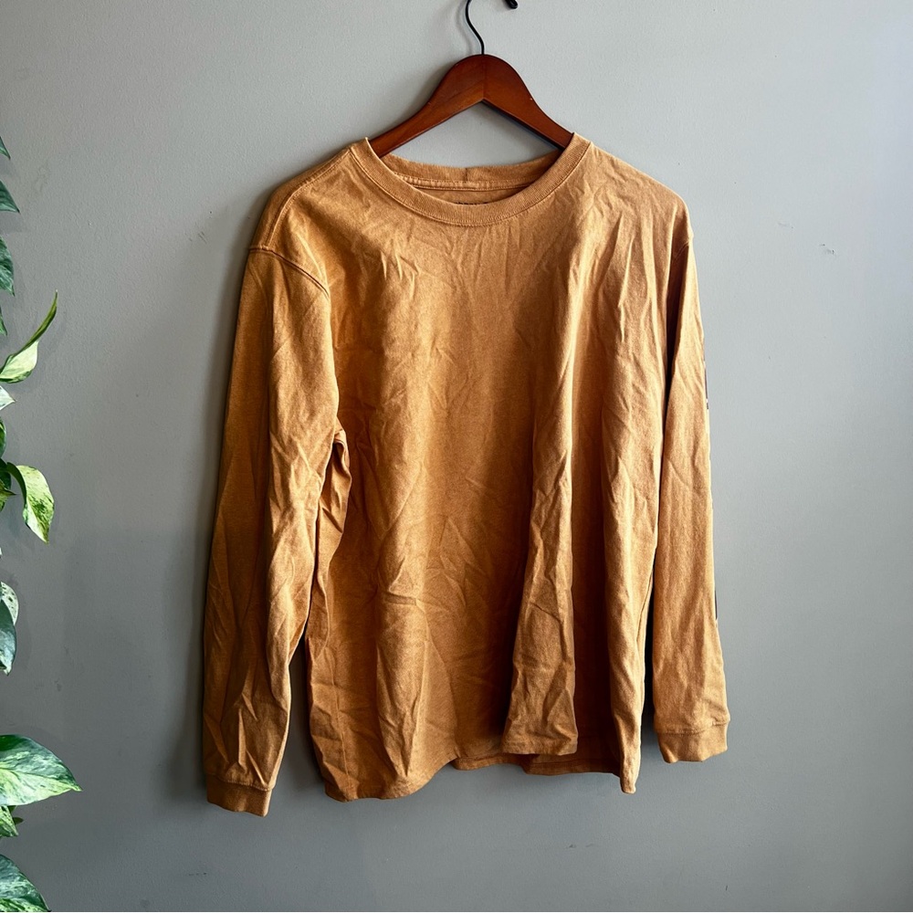 Carhartt Women’s loose fit heavyweight shirt with logo on long sleeve size XL